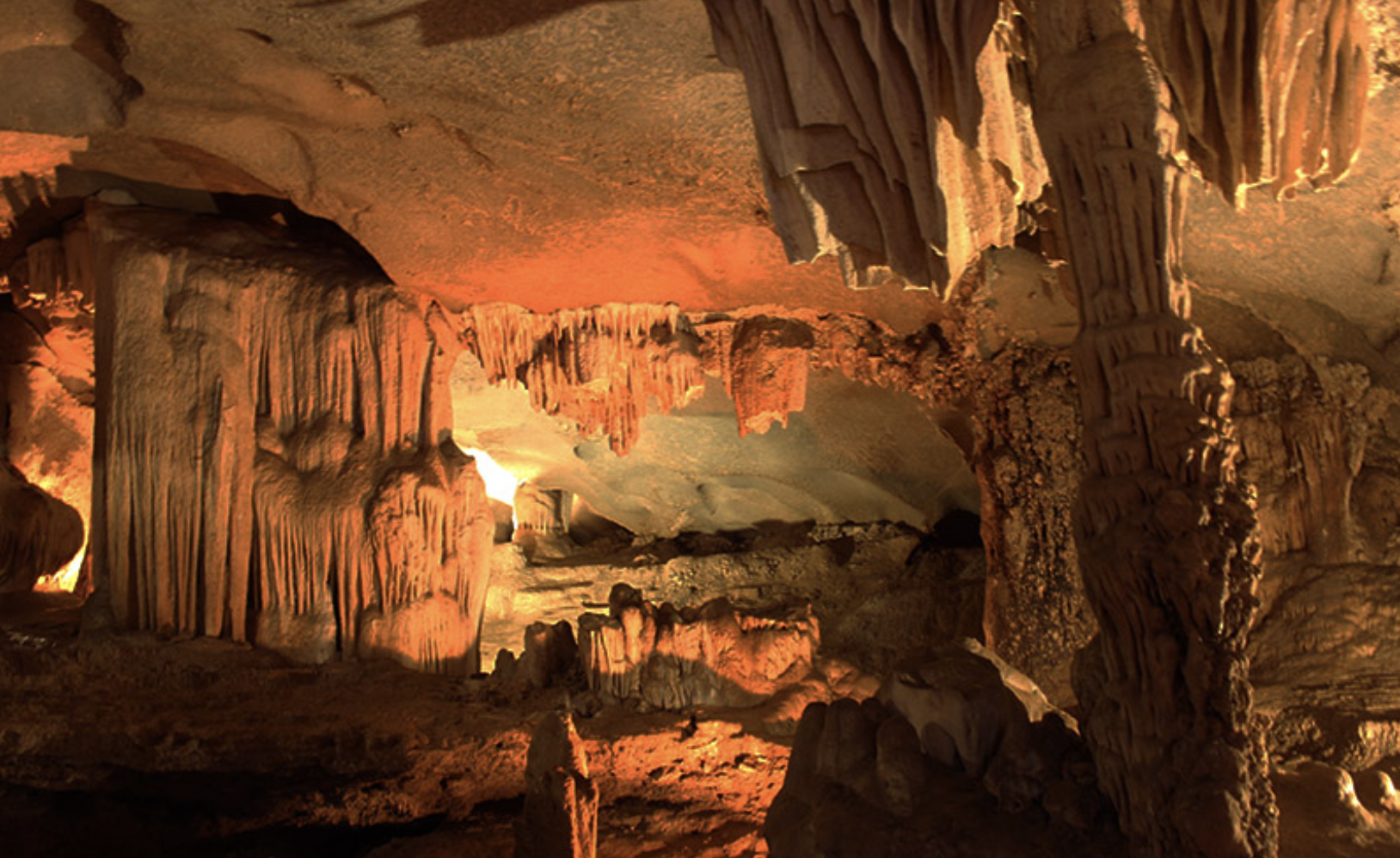 Thien Canh Son Cave