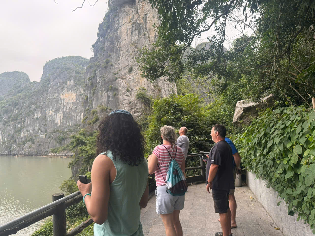 Digital Detox on the Bay – 24 Hours Without Notifications